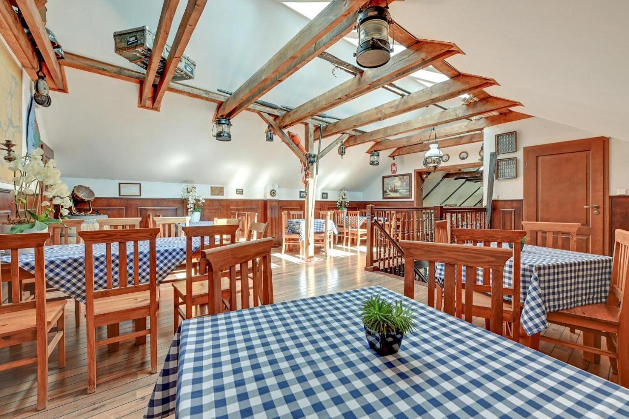 Villa & Restaurant Admiral Nelson Hel Exterior foto